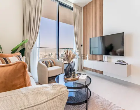 City Views 1-Bedroom Near Community Park with Private Balcony — JVC — photo 5