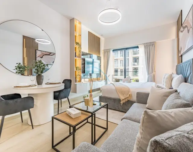 Pool and Community View Studio with Balcony Near Park — JVC