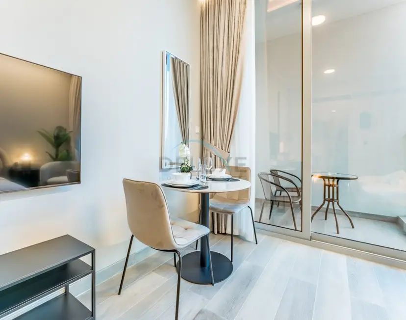 Pool View Studio with Balcony Close to Mall, Concept 7 Residences — JVC — photo 2