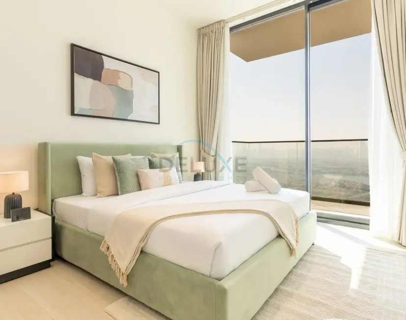 High-Rise 1-Bedroom with Lake and City Views Easy Access to Downtown — JVC — photo 3