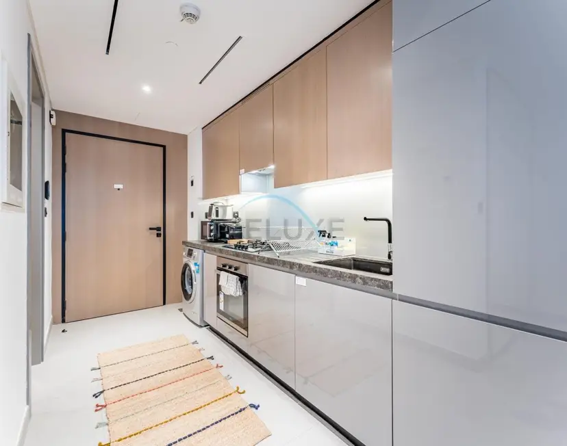 Near The Mall and Steps from the Park, Hyati Avenue — JVC — photo 11