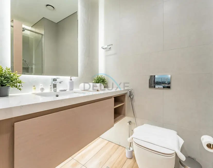 Near The Mall and Steps from the Park, Hyati Avenue — JVC — photo 12