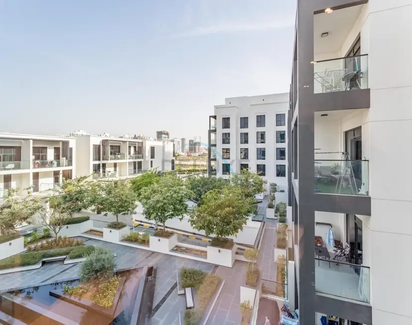 Near The Mall and Steps from the Park, Hyati Avenue — JVC — photo 14