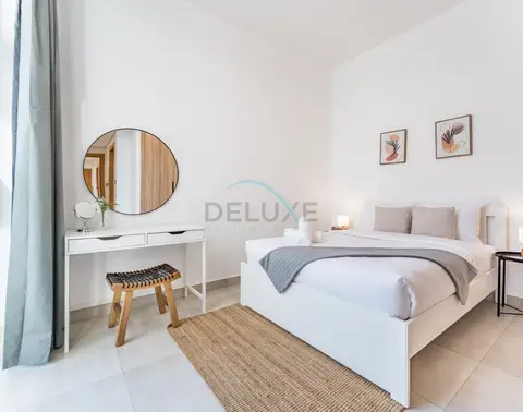 Balcony Offering Community Views 1-Bedroom with Assistant Room — JVC — photo 4