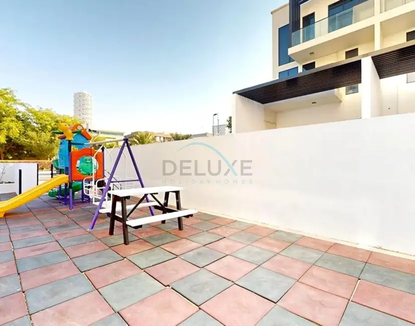 Near The Mall and Steps from the Park, Hyati Avenue — JVC — photo 25