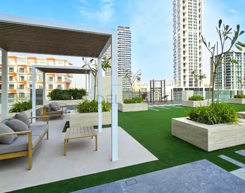 High-Rise 1-Bedroom with Lake and City Views Easy Access to Downtown — JVC — photo 16