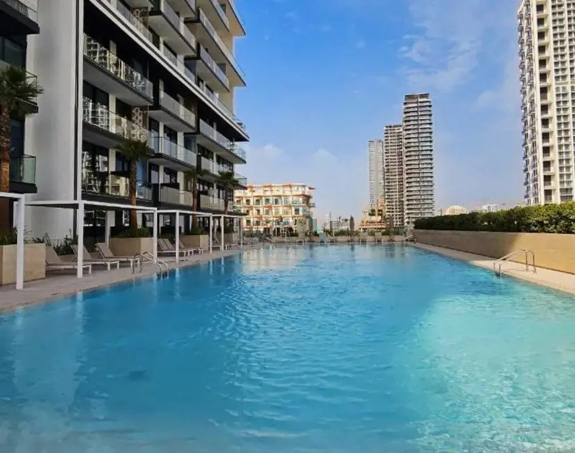 Skyline-View 1-Bedroom with Balcony,Minutes to Downtown and Marina — JVC — photo 25