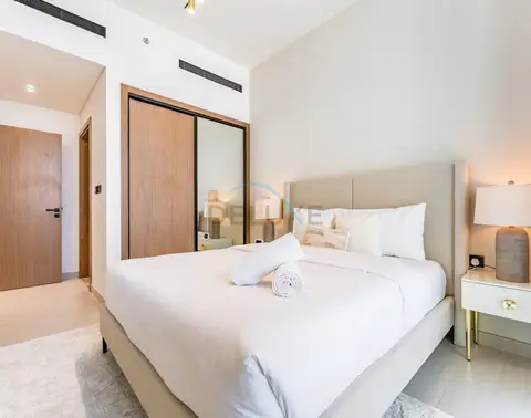 Community Views 1-Bedroom Next to Mall and Park, Binghatti Amber — JVC — photo 4