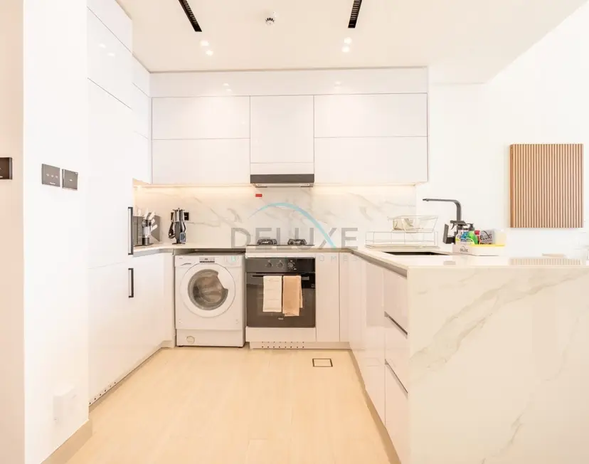 High-Floor 1-Bedroom with Balcony Overlooking the Lake — JVC — photo 7