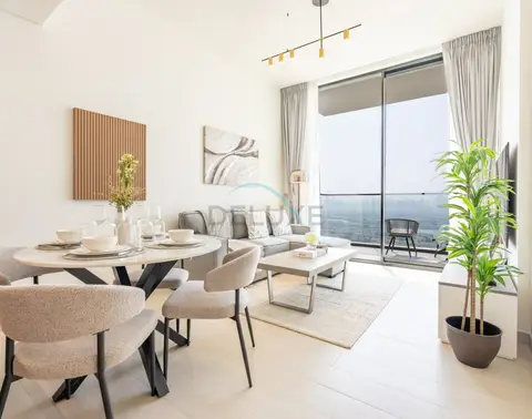 High-Floor 1-Bedroom with Balcony Overlooking the Lake — JVC — photo 2