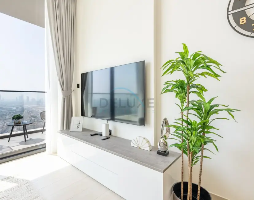 High-Floor 1-Bedroom with Balcony Overlooking the Lake — JVC — photo 12
