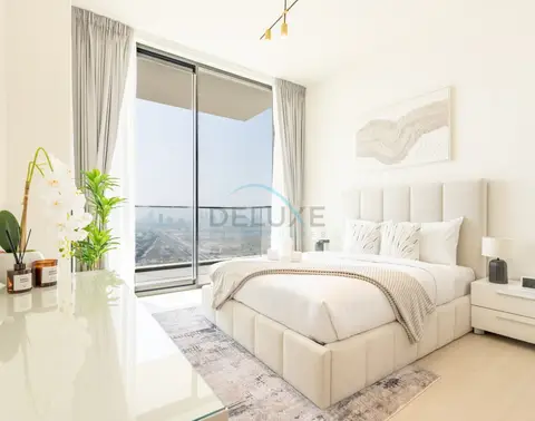 High-Floor 1-Bedroom with Balcony Overlooking the Lake — JVC — photo 4