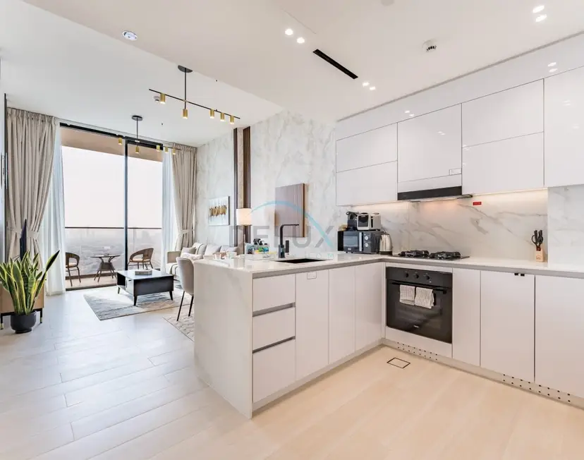 Sky Level 1-Bedroom with Lake View and City Glimpse — JVC — photo 6
