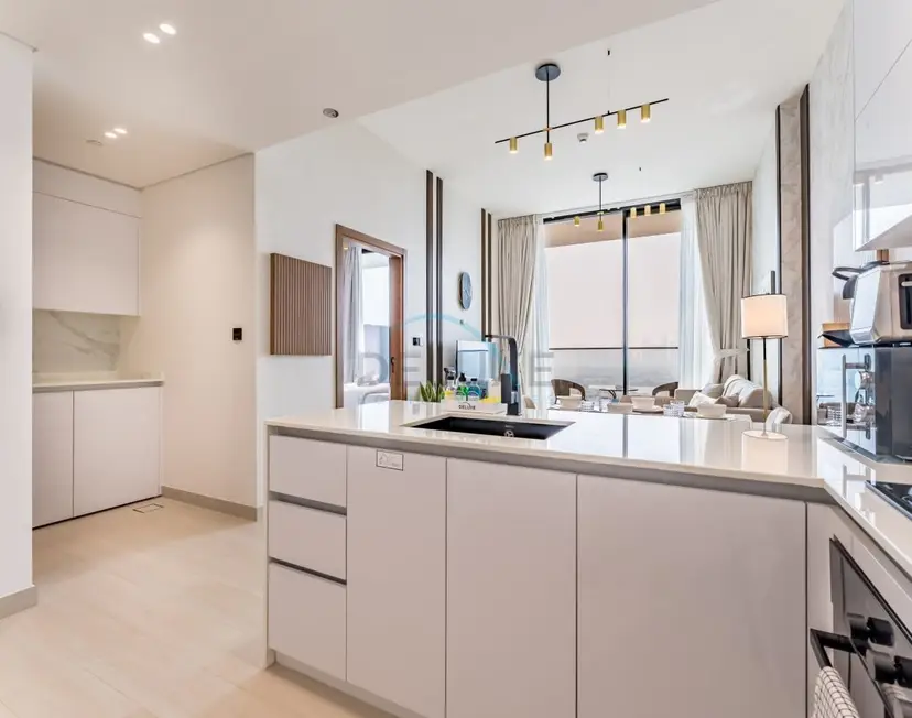Sky Level 1-Bedroom with Lake View and City Glimpse — JVC — photo 8