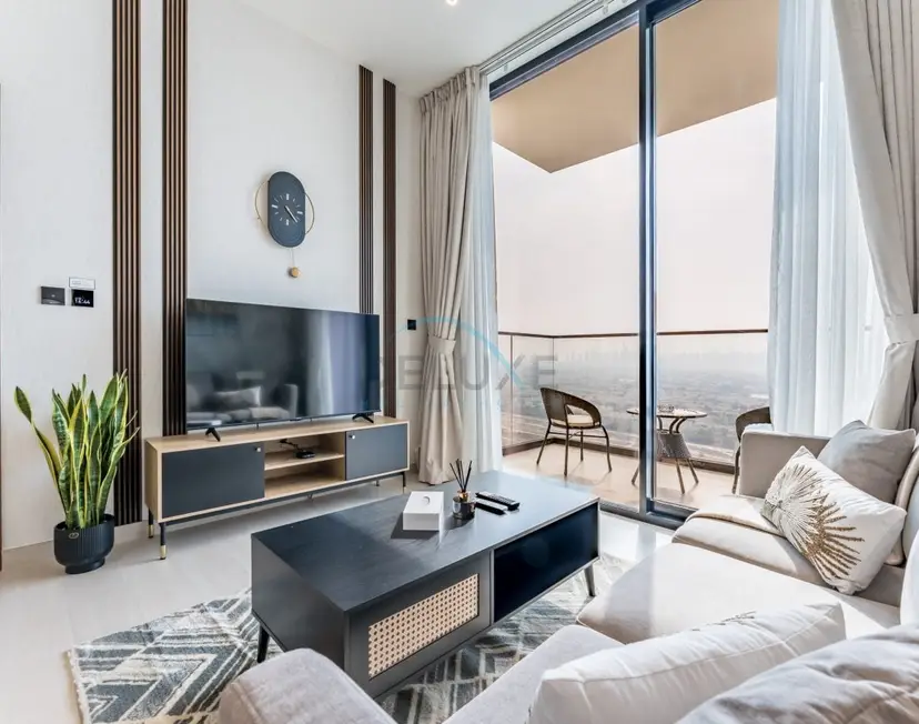 Sky Level 1-Bedroom with Lake View and City Glimpse — JVC — photo 2