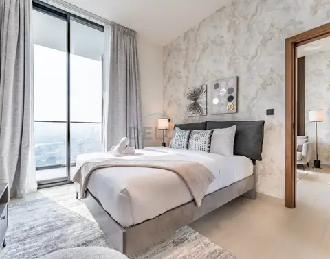 Sky Level 1-Bedroom with Lake View and City Glimpse — JVC — photo 4