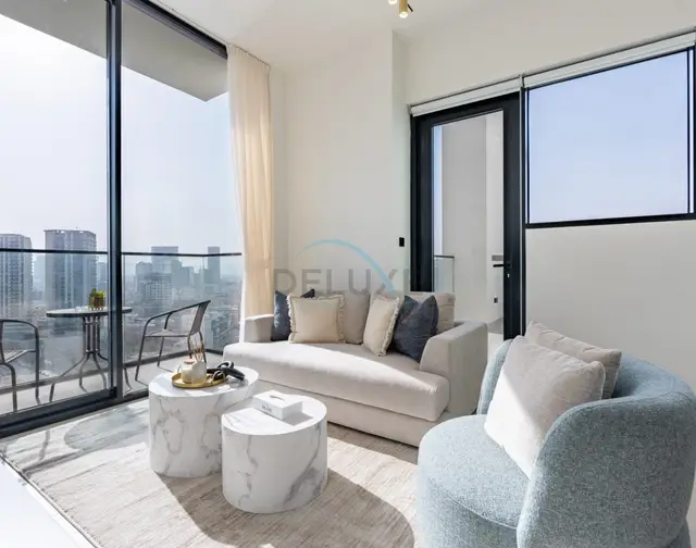 Modern 2-Bedroom with Private Pool — JVC
