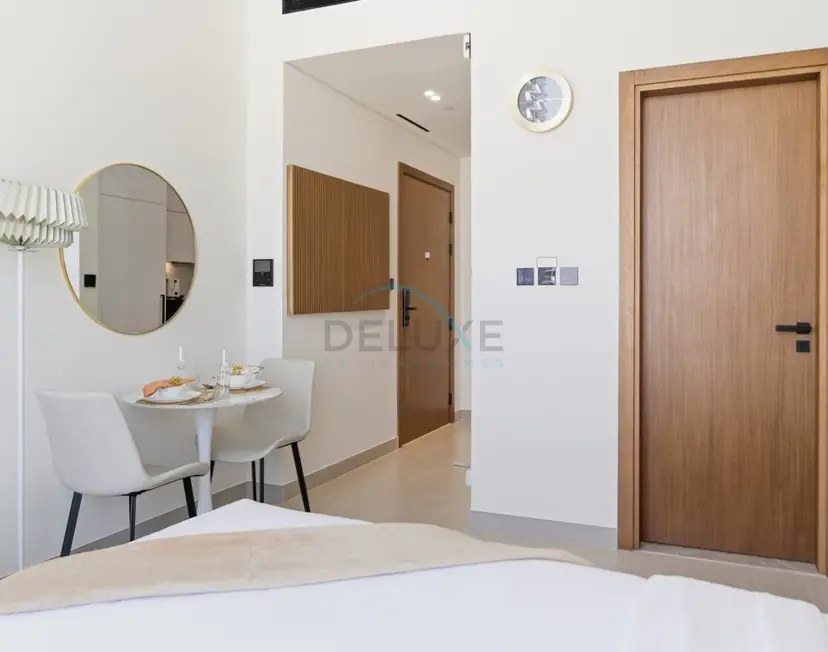 Modern Studio on High Floor with Stunning City Views near Circle Mall — JVC — photo 5