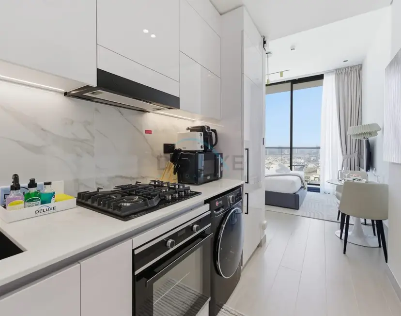 Modern Studio on High Floor with Stunning City Views near Circle Mall — JVC — photo 8
