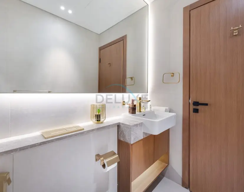 Modern Studio on High Floor with Stunning City Views near Circle Mall — JVC — photo 10