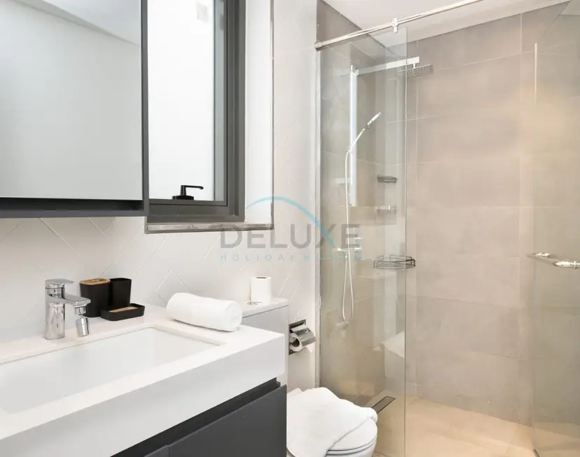 Central Location with Easy Access to Al Khail Road, Near Bus Stops — JVC — photo 12