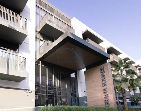 Central Location with Easy Access to Al Khail Road, Near Bus Stops — JVC — photo 3