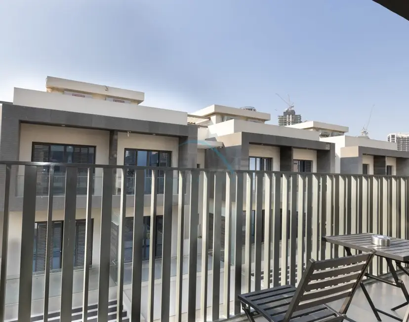Central Location with Easy Access to Al Khail Road, Near Bus Stops — JVC — photo 11