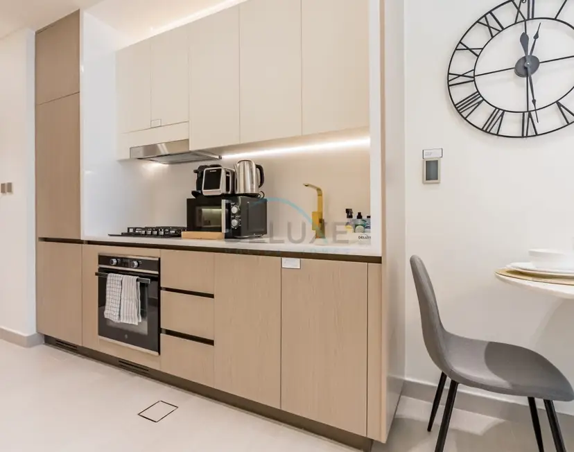 Prime Location, Walking Distance to Circle Mall — JVC — photo 6