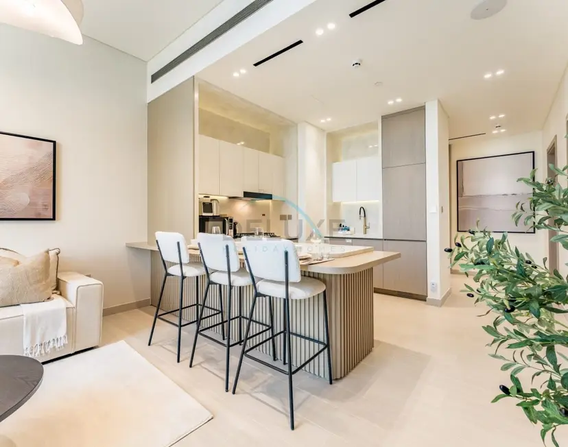 1-Bedroom Oasis Featuring a Private Mini Pool on the Balcony — JVC — photo 9