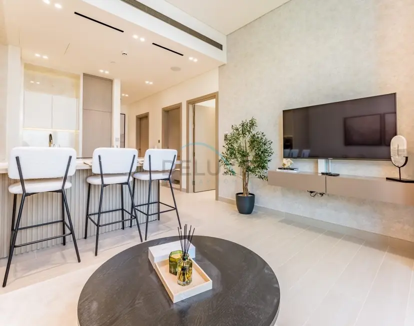 1-Bedroom Oasis Featuring a Private Mini Pool on the Balcony — JVC — photo 14