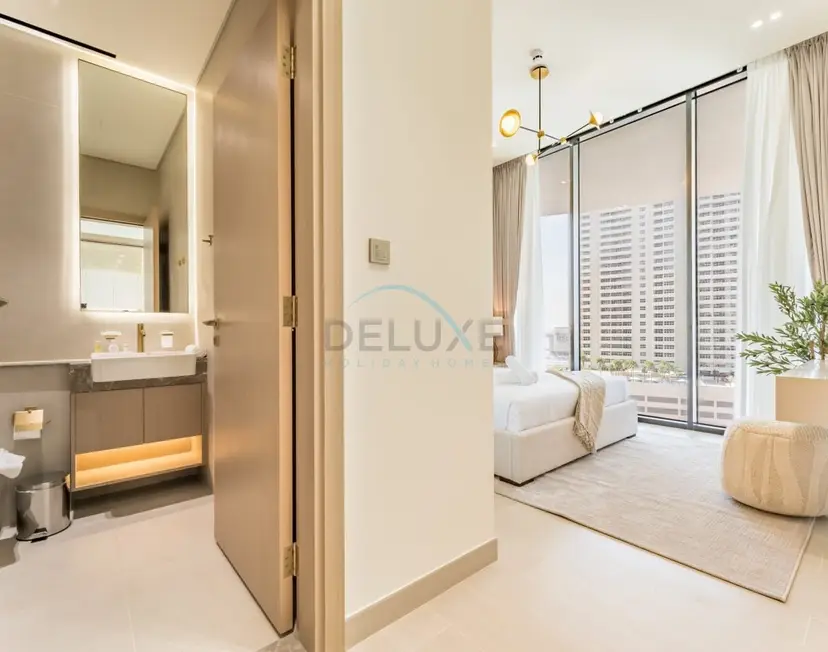 1-Bedroom Oasis Featuring a Private Mini Pool on the Balcony — JVC — photo 16