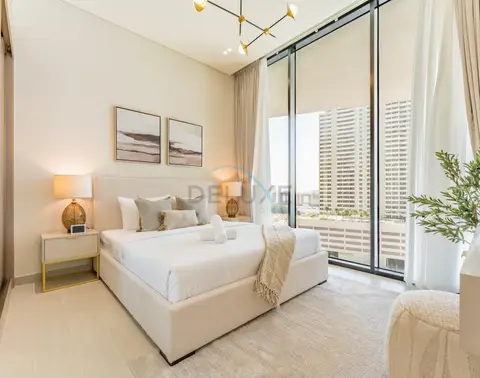 1-Bedroom Oasis Featuring a Private Mini Pool on the Balcony — JVC — photo 3
