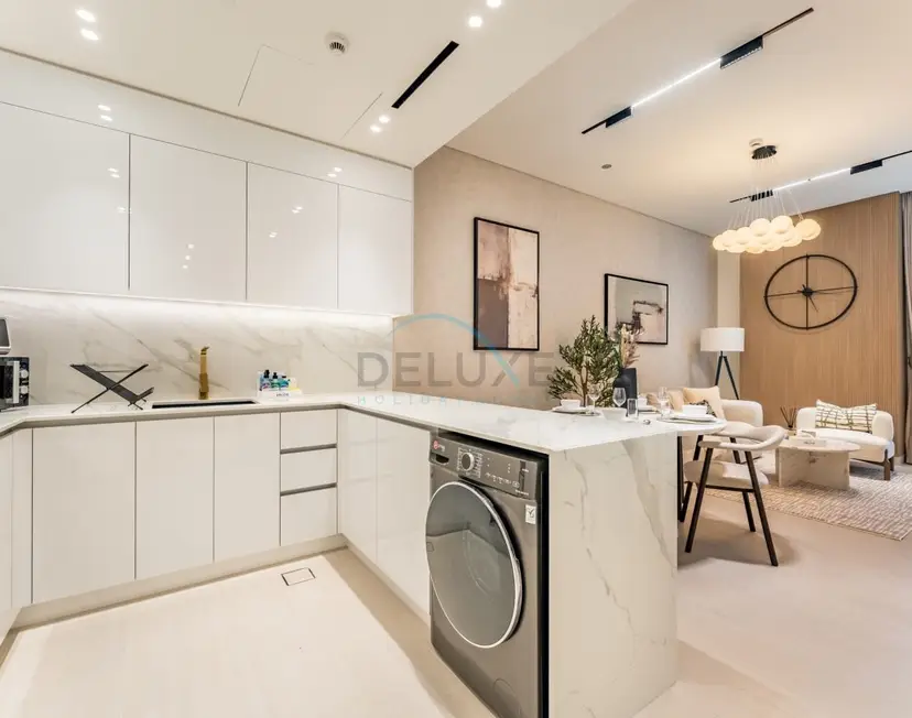Sky-High 1-Bedroom with Community View — JVC — photo 7