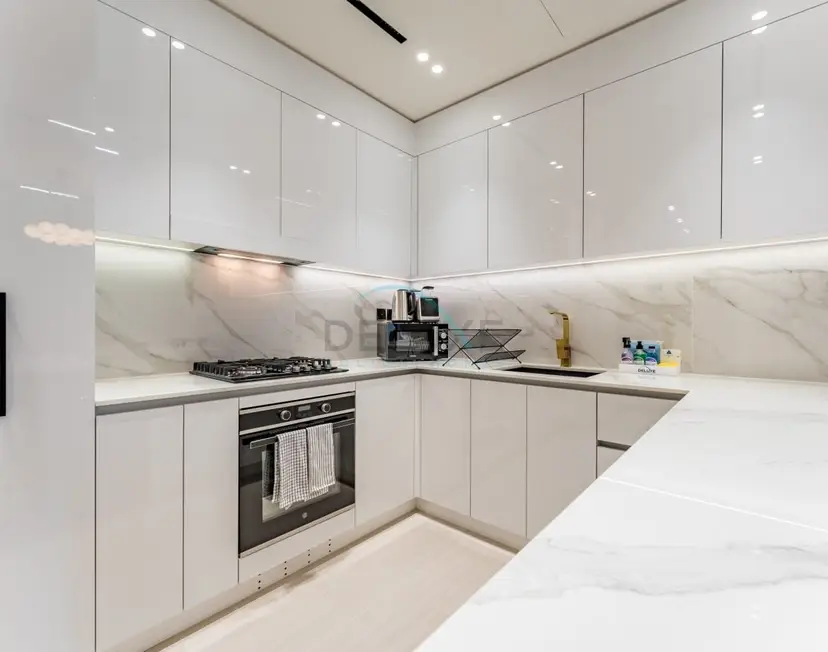 Sky-High 1-Bedroom with Community View — JVC — photo 8