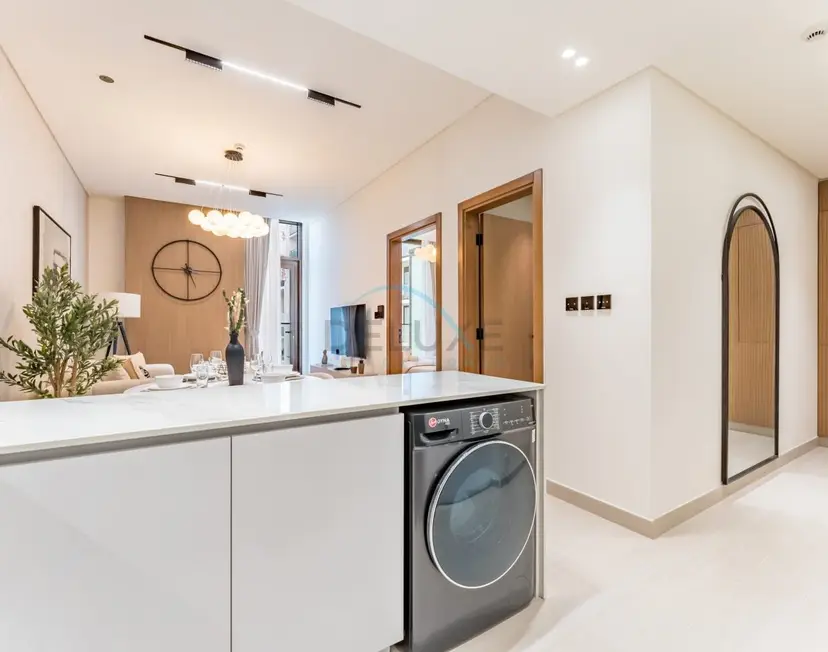 Sky-High 1-Bedroom with Community View — JVC — photo 9