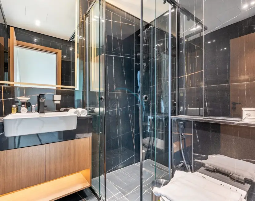 Upscale 2-Bedroom, Minutes Drive to Burj Al Arab - Binghatti Venus — JVC — photo 11