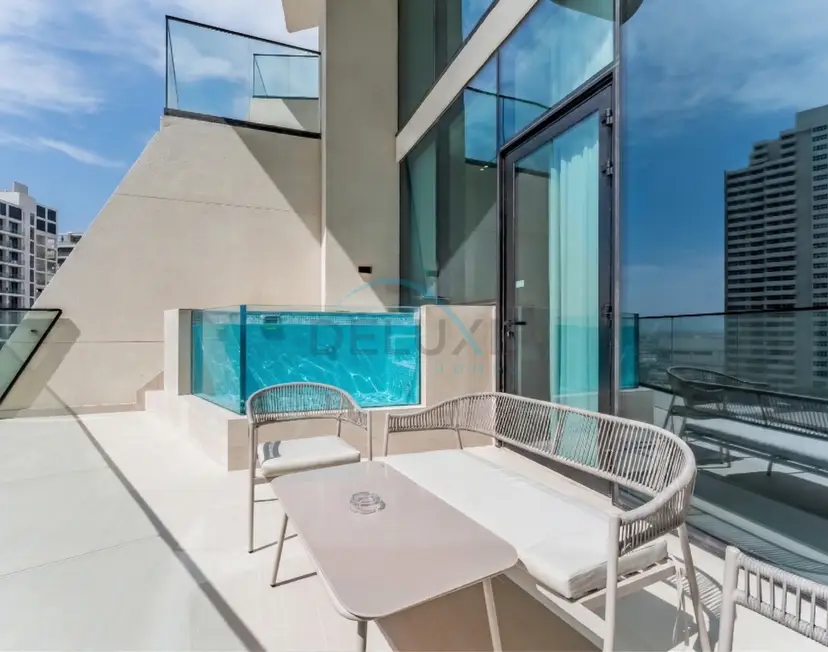 Bright 1-Bedroom Apartment Stay with Mini Pool — JVC — photo 3