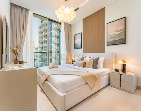 Sky-High 1-Bedroom with Community View — JVC — photo 4