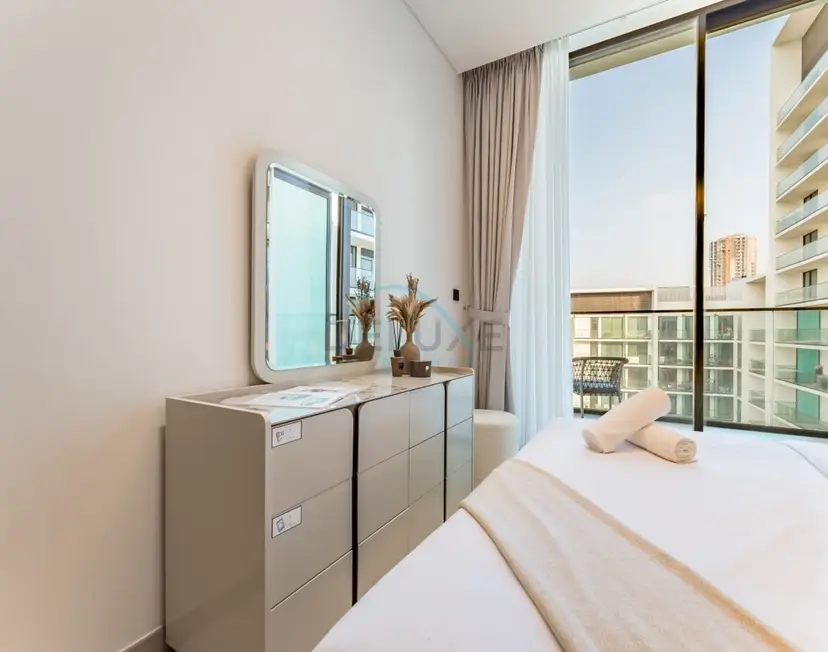 Sky-High 1-Bedroom with Community View — JVC — photo 15