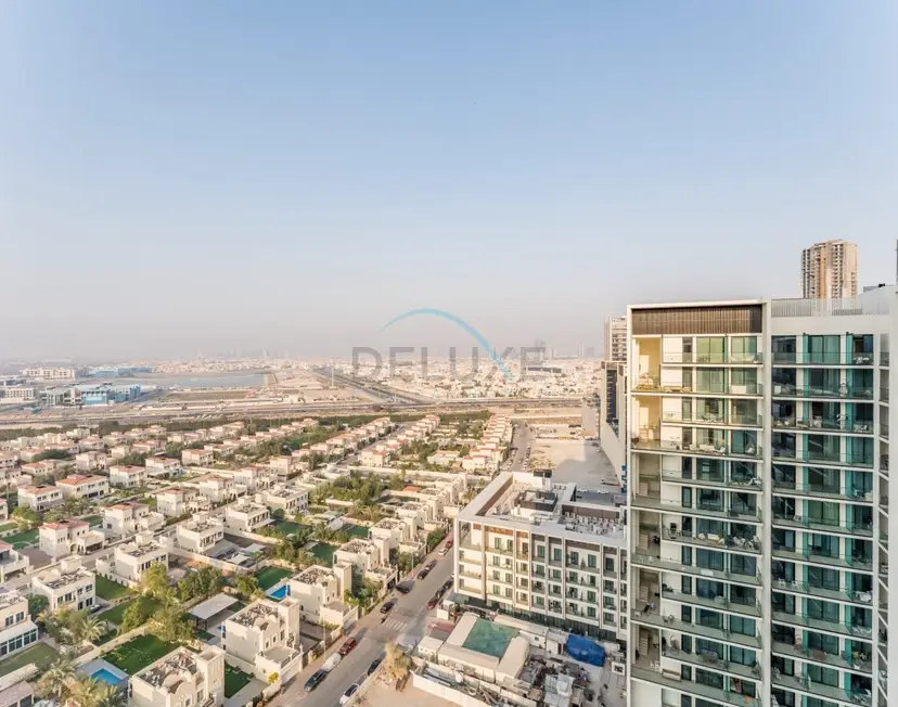 Sky-High 1-Bedroom with Community View — JVC — photo 5