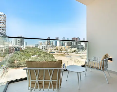 Chic 1-Bedroom Next to a Community Park — JVC — photo 4