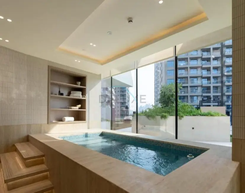 Bright 1-Bedroom Apartment Stay with Mini Pool — JVC — photo 22
