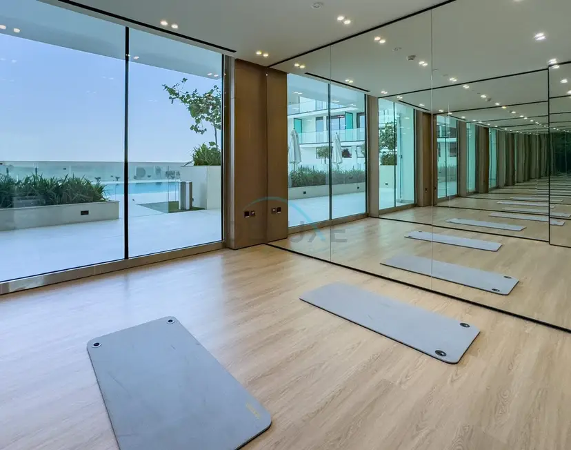Sky-High 1-Bedroom with Community View — JVC — photo 21
