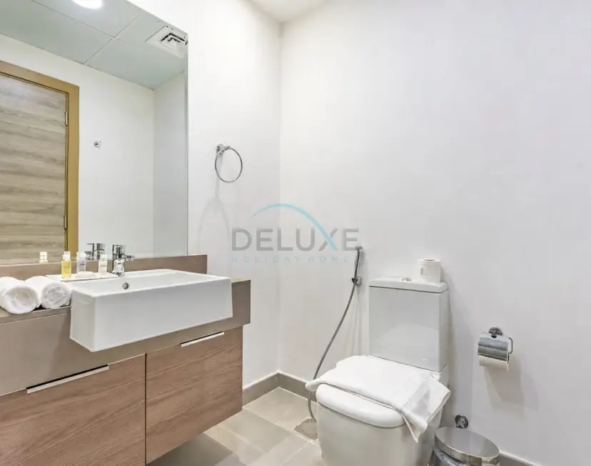 Sky-High Studio, Few Minutes Walk from Circle Mall and Near the Park — JVC — photo 7