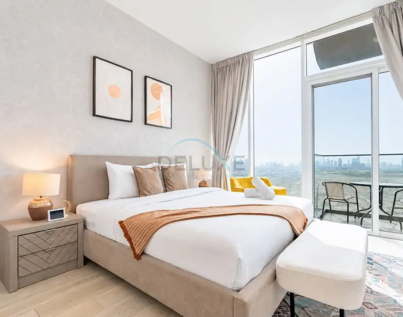 Sky-High Studio, Few Minutes Walk from Circle Mall and Near the Park — JVC — photo 1
