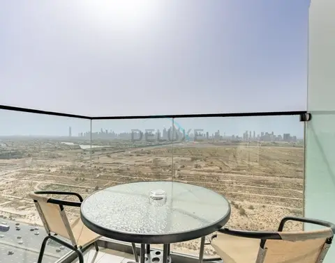 Sky-High Studio, Few Minutes Walk from Circle Mall and Near the Park — JVC — photo 4