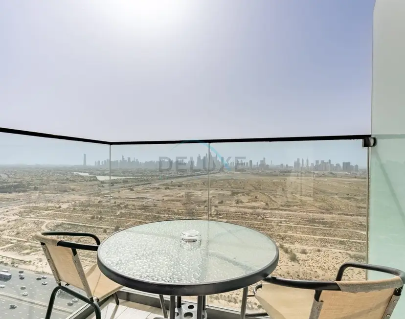 Sky-High Studio, Few Minutes Walk from Circle Mall and Near the Park — JVC — photo 4