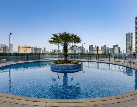 Sky-High Studio, Few Minutes Walk from Circle Mall and Near the Park — JVC — photo 5