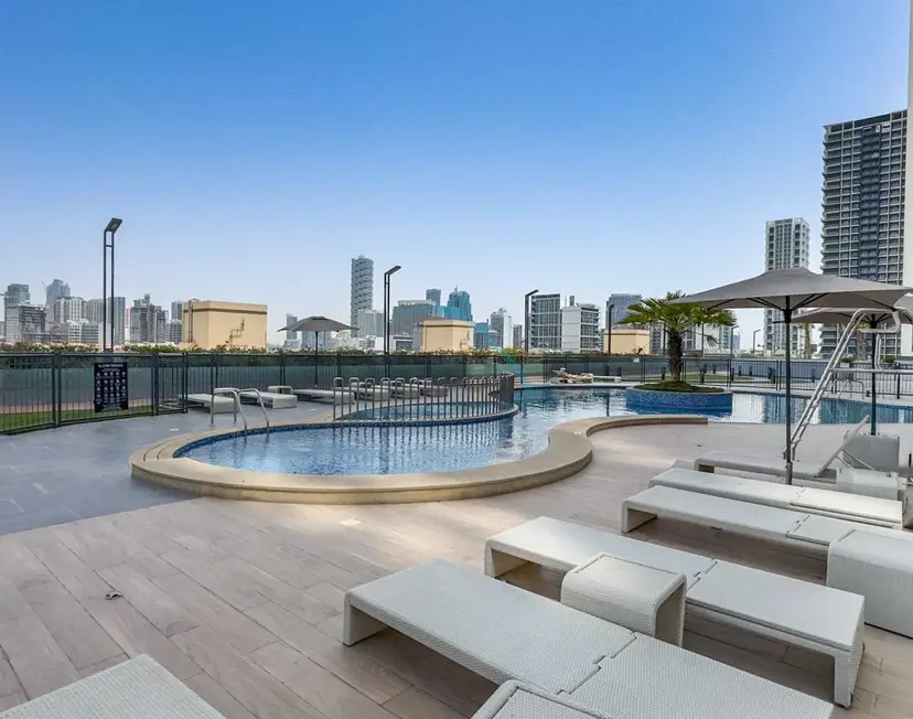 Sky-High Studio, Few Minutes Walk from Circle Mall and Near the Park — JVC — photo 31